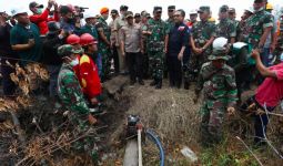 Kepala BNPB, Panglima TNI dan Kapolri Sambangi Karhutla di Riau - JPNN.com