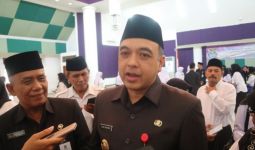 Begini Strategi Bupati Zaki Menyiapkan Fasilitas Kesehatan Khusus Covid-19 - JPNN.com