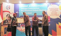 JDIH Kemnaker Raih Penghargaan Terbaik II JDIHN Award 2019 - JPNN.com