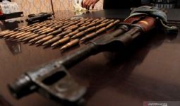 Abu Razak Tewas Usai Baku Tembak, 3 Anggota KKB Menyerah, Raider Bawa AK-47 - JPNN.com