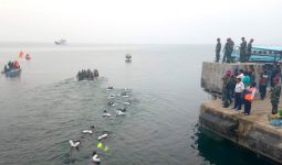 Marinir Memang Top, Berenang Seberangi Danau Toba untuk Pulihkan Pariwisata - JPNN.com