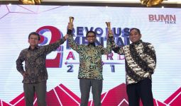 Dirut Pelindo IV Raih 2 Penghargaan Revolusi Mental 2019 - JPNN.com