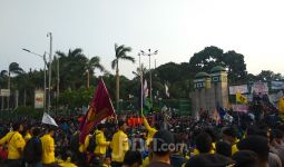 Jumlah Massa Penolak RKUHP Vs Pendukung Revisi UU KPK, Jauh Banget.... - JPNN.com