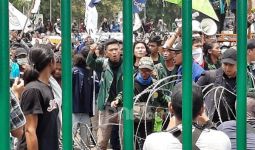 Silakan Demo, Tetapi Jangan Ada Lagi yang Turunkan Foto Presiden Jokowi - JPNN.com