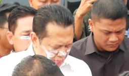 Gas Air Mata Beradu di Udara, Ketua DPR Bambang Soesatyo Batal Temui Mahasiswa - JPNN.com