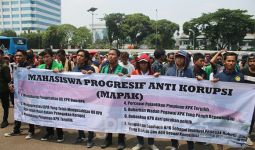 Massa Demo di Depan DPR: Bubarkan WP KPK, Keluarkan Agus Rahardjo - JPNN.com