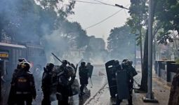 Beredar Kabar Polri Benturan dengan TNI Saat Pengamanan Demo Mahasiswa, Oh Ternyata… - JPNN.com