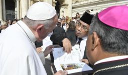 Temui Paus di Vatikan, Kiai Staquf Sampaikan Salam dari Presiden & Rakyat Indonesia - JPNN.com