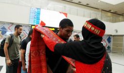 Kalungan Ulos Sambut Peserta Famtrip TA/TO Oman di Medan - JPNN.com