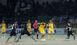 Pernyataan Djadjang Nurdjaman Usai Kalahkan Persebaya Surabaya - JPNN.com