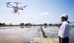 Teknologi Canggih Drone Mulai Digunakan Petani - JPNN.com
