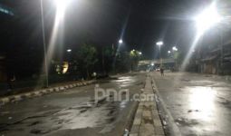 Situasi Terkini Jalan Raya Pejompongan Usai Bentrok Pedemo dengan Polisi - JPNN.com