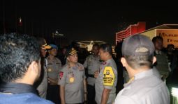 Kapolri dan Panglima TNI Tinjau Kondisi Terkini Pascabentrokan Polisi vs Demonstran - JPNN.com