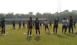 Indra Sjafri Genjot Fisik dan Taktik di Latihan Perdana Timnas Indonesia U-23 - JPNN.com