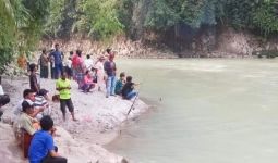 Satu Hari Tidak Pulang ke Rumah, Siswi SMK Ditemukan Tak Bernyawa di Sungai - JPNN.com