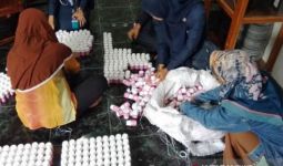 Ibu Rumah Tangga Jualan Herbal Pelangsing Ilegal, Omzet Rp50 Juta per Pekan - JPNN.com