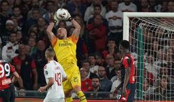 Genoa 1-2 AC Milan: Pepe Reina Si Pahlawan Sekaligus Pesakitan - JPNN.com