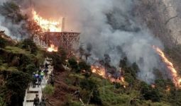 Objek Wisata Kawah Putih Ditutup Akibat Kebakaran - JPNN.com