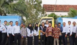 Bea Cukai Sampit Salurkan Air Bersih ke Masyarakat Kalimantan - JPNN.com