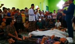 2 Keluarga Bertetangga Gelar Sumpah Pocong Gara-Gara Sengketa Tanah - JPNN.com