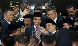 Candaan Jokowi ke Surya Paloh Bisa Berujung Reshuffle Kabinet - JPNN.com