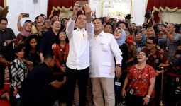 Puluhan Emak-Emak Karawang Deklarasi Prabowo-Jokowi Maju Pilpres 2024 - JPNN.com