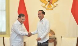 Bertemu di Istana, Jokowi - Prabowo Semringah - JPNN.com