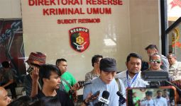 Ninoy Karundeng Ancam Laporkan Pengurus Masjid - JPNN.com