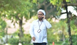 Analisis Ngabalin soal Penusukan Syekh Ali Jaber, Singgung Wajah Ganteng Pelaku - JPNN.com