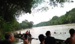 Berita Duka, Santi Eva Meninggal Dunia Saat Mandi di Sungai - JPNN.com