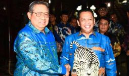 Bamsoet: Kesediaan Pak SBY dan Ibu Megawati Hadiri Pelantikan Presiden Bukti Pemimpin Bangsa Kompak - JPNN.com