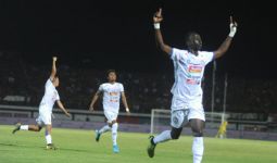 Persipura Harus Puas Berbagi Poin dengan Arema FC - JPNN.com