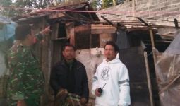 Angin Gusty Menghancurkan Puluhan Rumah, 200 Warga Terpaksa Mengungsi - JPNN.com