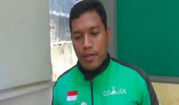 Membanggakan! Driver Gojek Ini Selesaikan Kuliah S2 dengan Predikat Cum Laude - JPNN.com