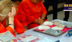 Hmmm..Petugas Menemukan Sesuatu di Celana Dalam Dua Wanita Thailand Ini - JPNN.com
