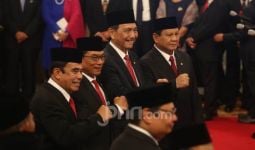 Menteri yang Bertahan dan Bergeser di Kabinet Jokowi - JPNN.com