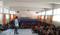 KLHK Ajak Siswa SMP Peduli Pelestarian Ekosistem Pesisir - JPNN.com
