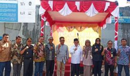 Bea Cukai Maluku Lepas Ekspor Perdana Olahan Kayu Framing Door ke India - JPNN.com