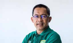 Aji Santoso: Pemain Fokus ke Klub Dulu, Timnas Harap Mengerti - JPNN.com