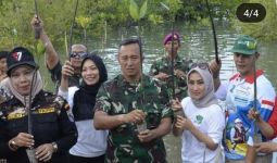Perempuan Tani HKTI DKI Jakarta Sumbang Bibit Mangrove di Belitung - JPNN.com