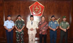 Ini Tujuan Menhan Prabowo Kunjungi PT Pindad - JPNN.com