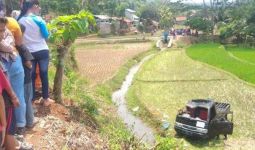 Mobil Pikap Bawa Rombongan Pengantin Terjun ke Sawah, 2 Tewas, 8 Luka-luka - JPNN.com