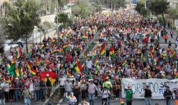 Membangkang, Polisi Bolivia Ikut Demo Anti-Pemerintah - JPNN.com