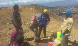 Dua Pendaki Jatuh ke Kawah Gunung Dempo - JPNN.com