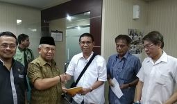 PSI Dilaporkan Gara-Gara Lem Aibon Rp 82 M, FITRA: Sugiyanto Salah Alamat - JPNN.com