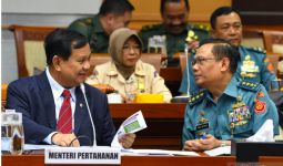 Menhan Prabowo Subianto Nyaris Keok karena Adian Napitupulu dan Effendi Simbolon - JPNN.com