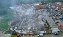 Pasar Baros Terbakar, Pedagang Bingung Memulai Usaha - JPNN.com