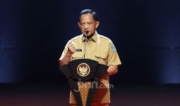 Mobil Dinas Mendagri di RS Persahabatan, Pak Tito Diterpa Isu Kena Corona - JPNN.com