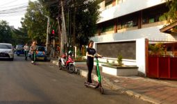 Ditabrak Mobil, Dua Pengguna Grabwheels di Senayan Tewas Seketika - JPNN.com