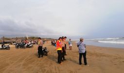Dadan dan Puji Hilang Terseret Ombak Pantai Bagedur - JPNN.com